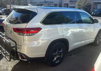 Toyota Highlander car