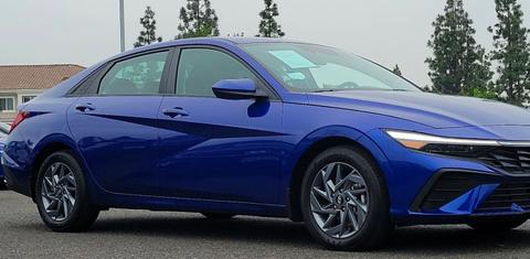 Hyundai Elantra 2024
