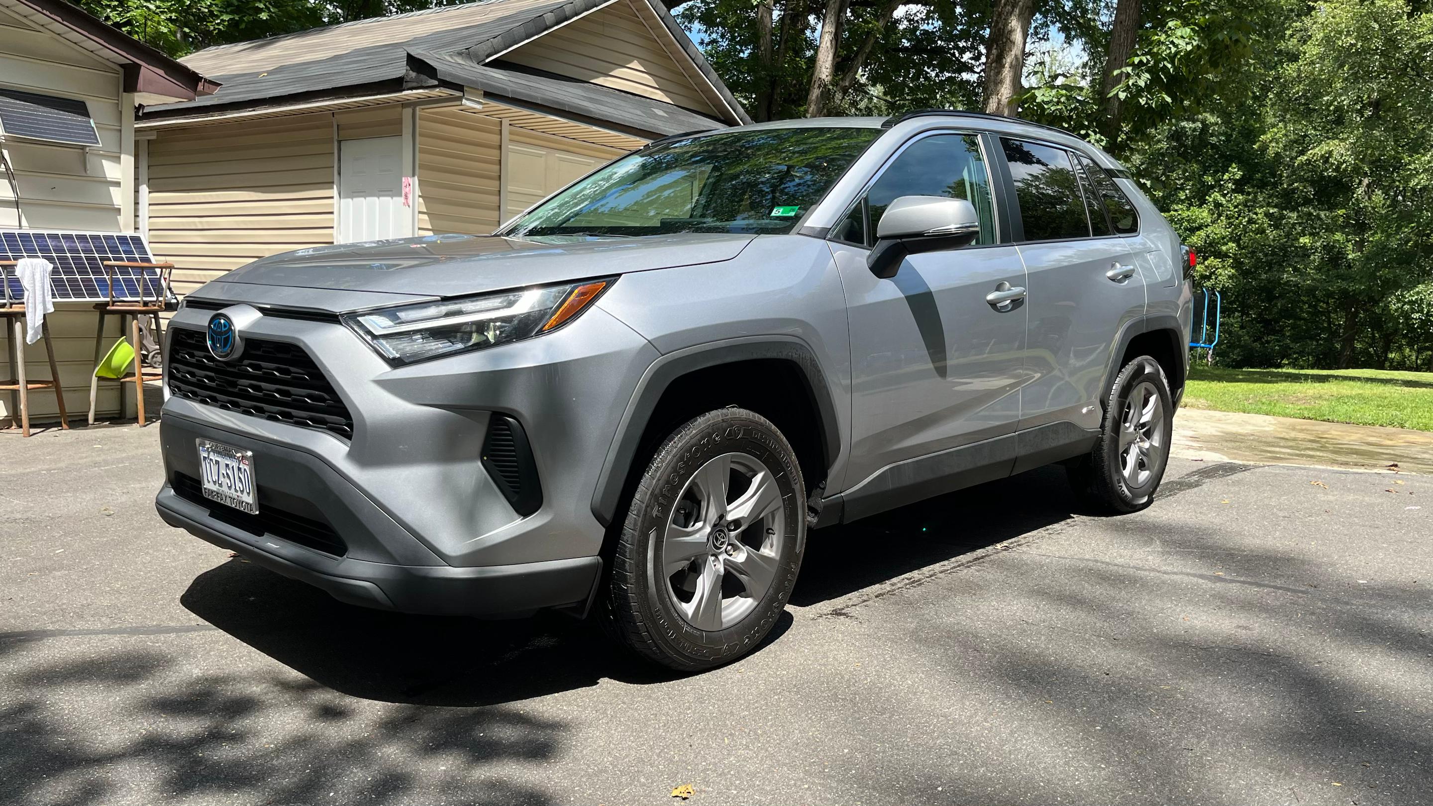 Toyota RAV4 Hybrid 2022 in Fredericksburg, VA