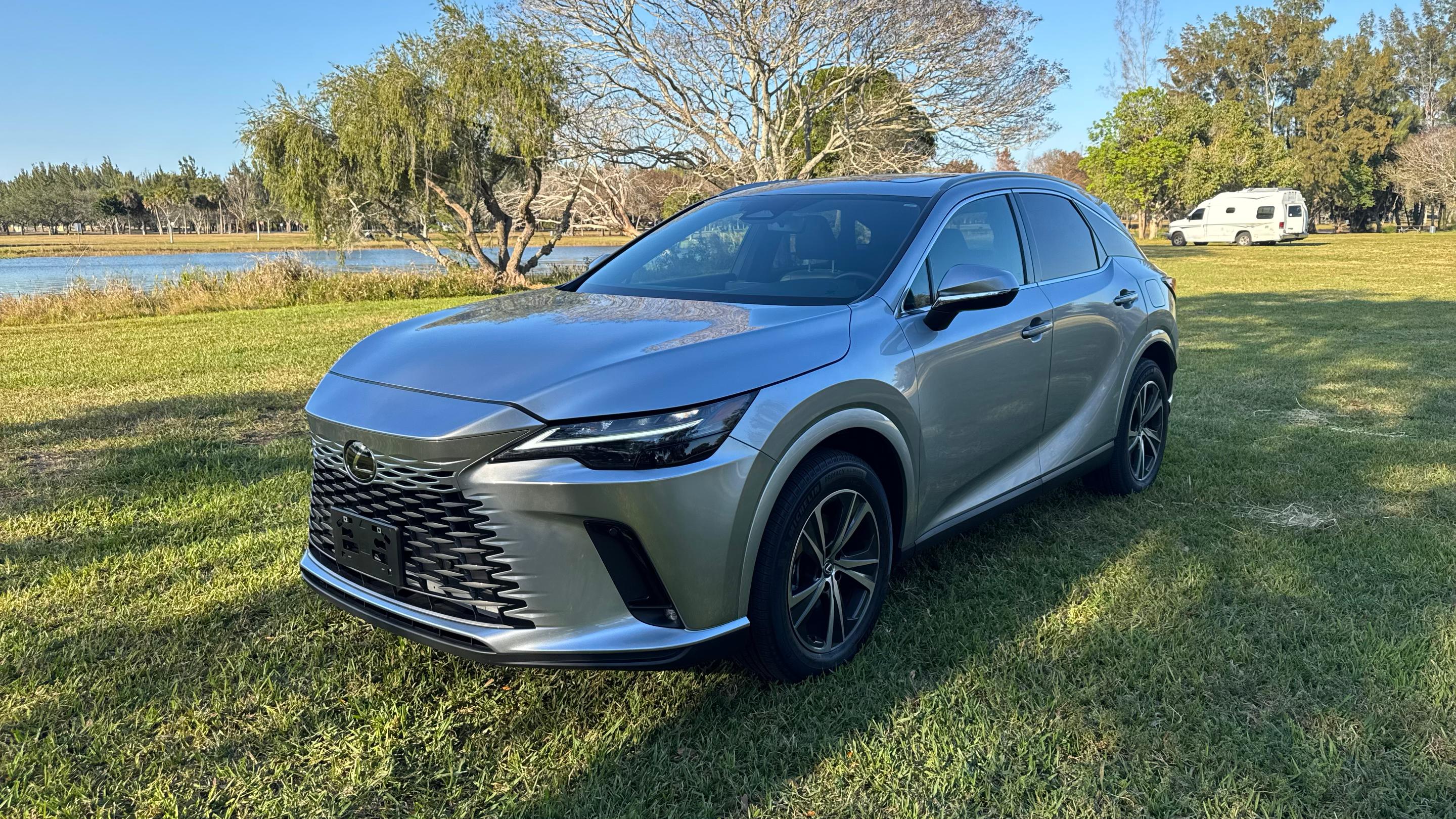 Lexus RX 2023 in 