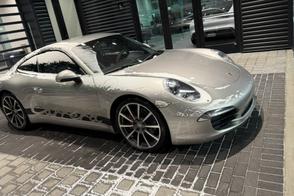 Porsche 911 car