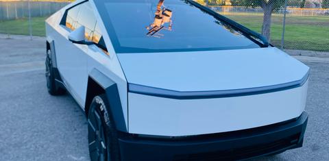 Tesla Cybertruck 2025