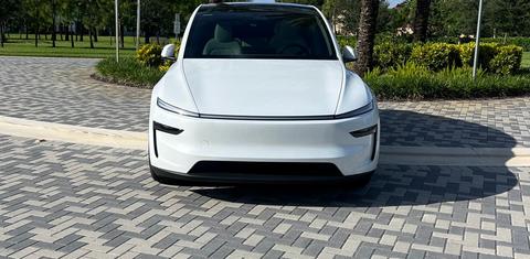Tesla Model Y 2026