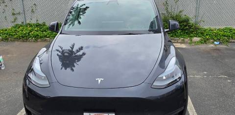 Tesla Model Y 2025