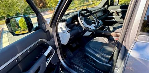 Land Rover Defender 2023