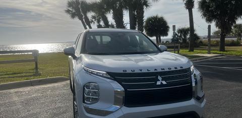 Mitsubishi Outlander 2023