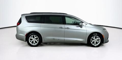 Chrysler Pacifica 2017