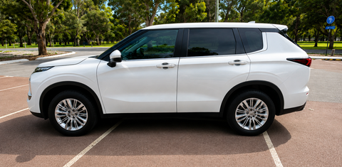Mitsubishi OUTLANDER 2023