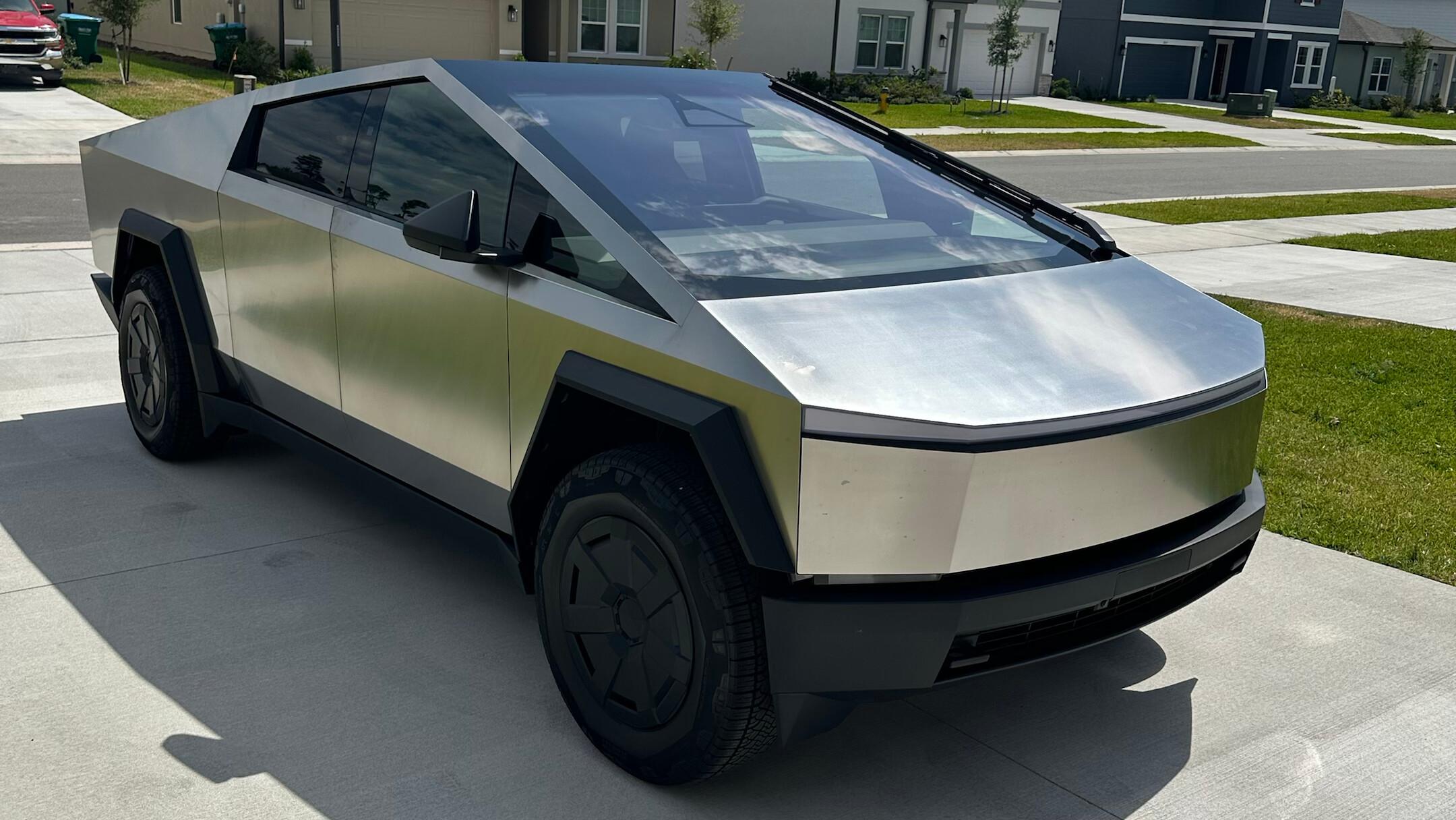 Tesla Cybertruck 2025 in 