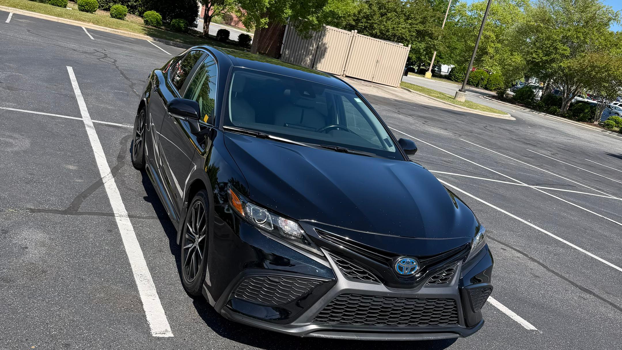 Toyota Camry Hybrid 2021 in 