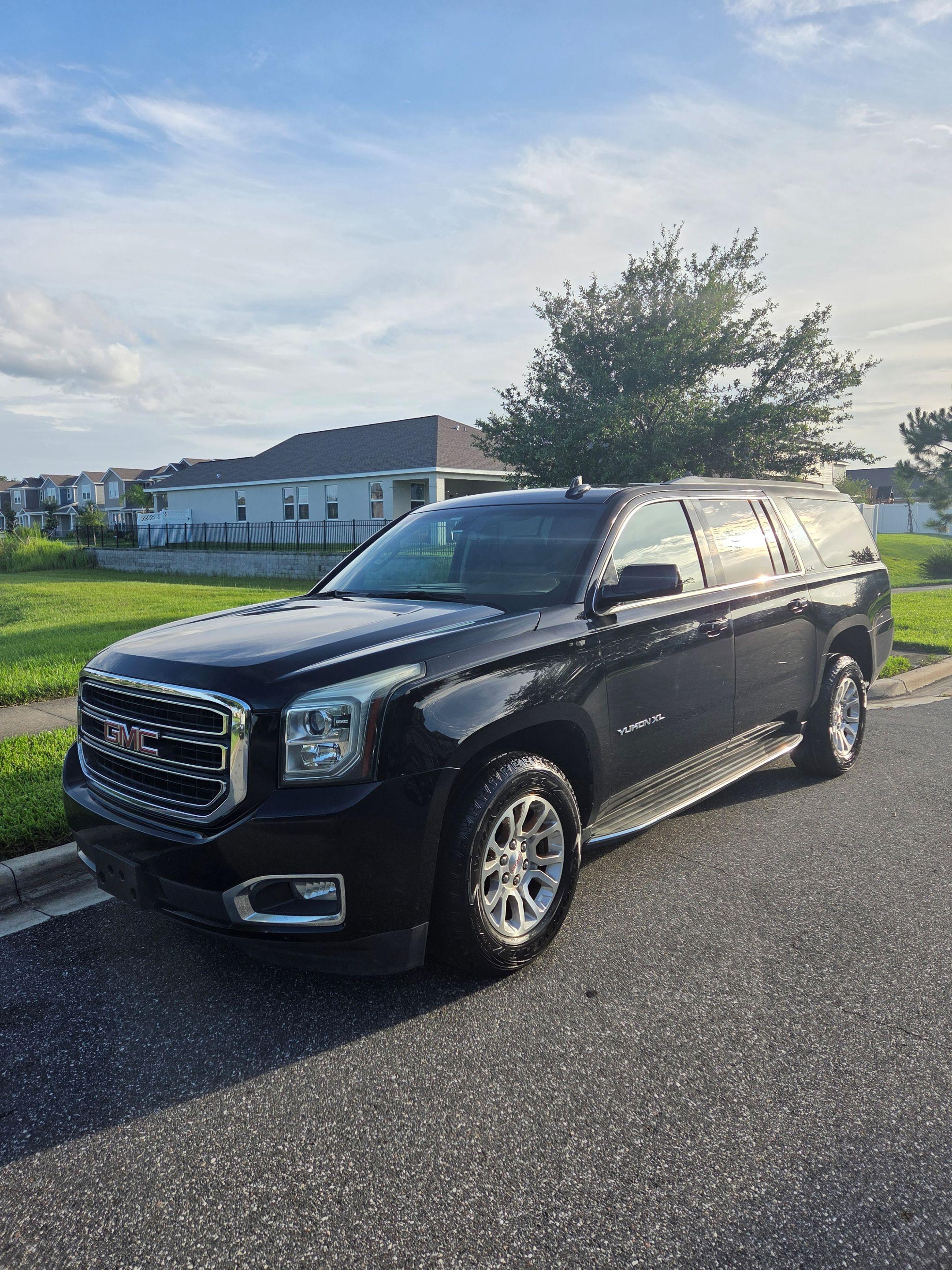 GMC Yukon XL 2017 in 