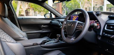 Lexus UX200 2019
