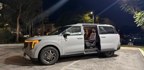 Kia Carnival Hybrid 2026