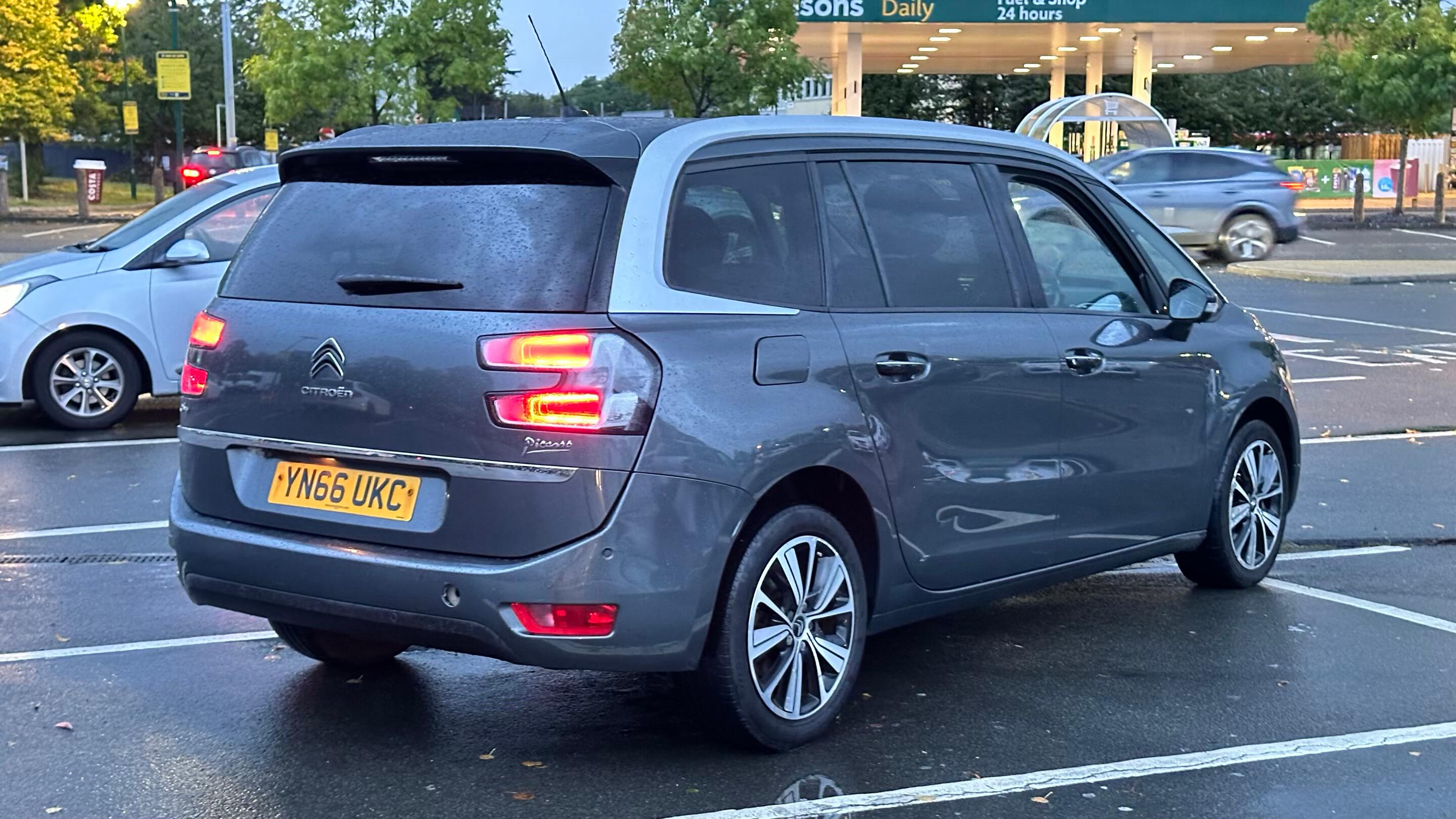 Citroen Grand C4 Picasso 2016 in London
