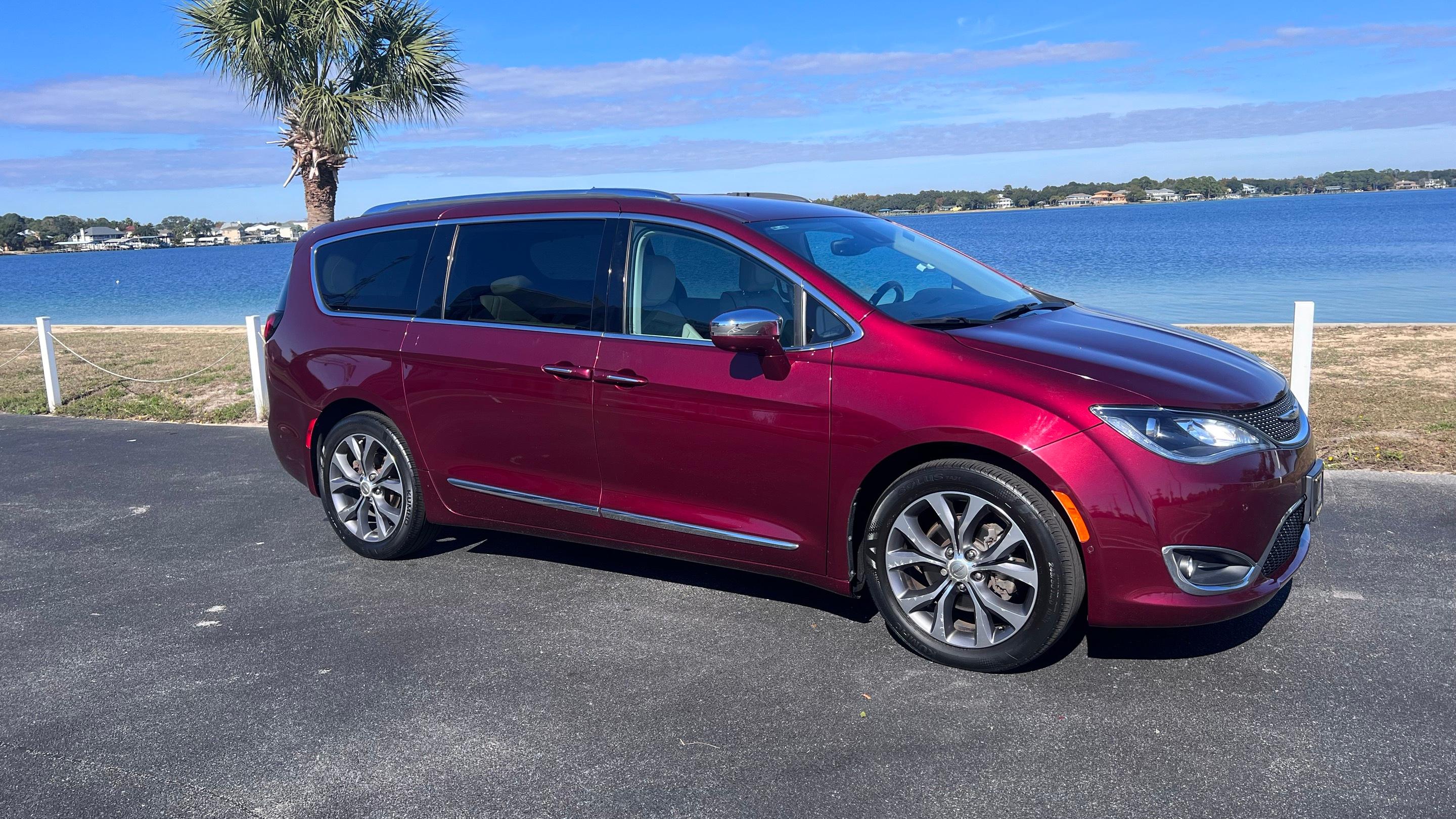 Chrysler Pacifica 2017 in Shalimar, FL