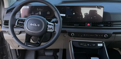 Kia Carnival Hybrid 2026