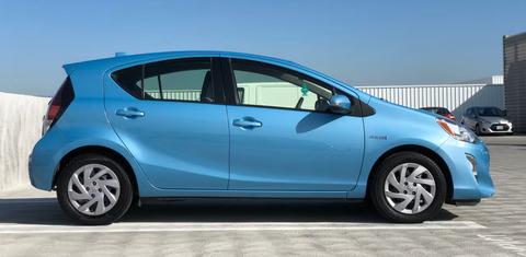 Toyota Prius c 2015