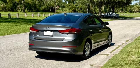 Hyundai Elantra 2017