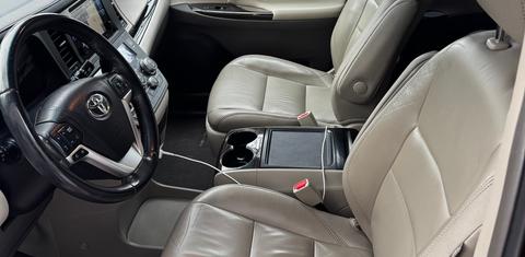 Toyota Sienna 2016