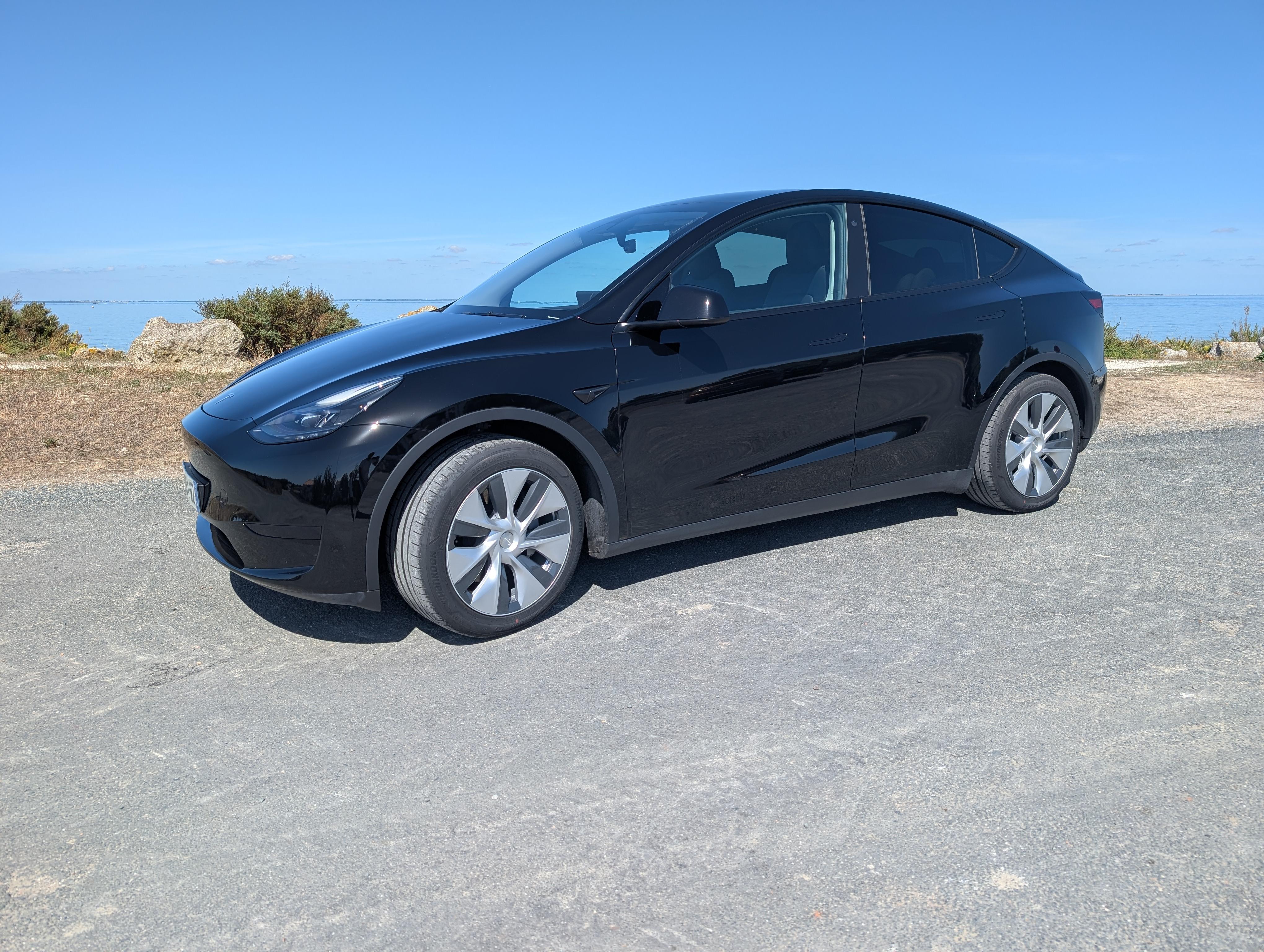 Tesla MODEL Y 2023 à Saint-martin-de-ré