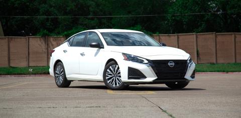 Nissan Altima 2025