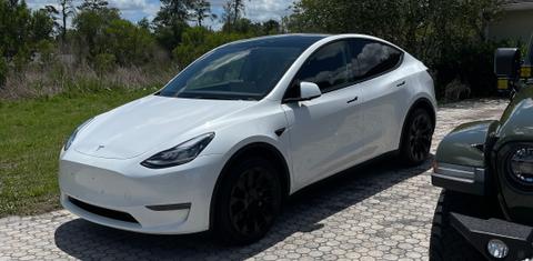 Tesla Model Y 2023