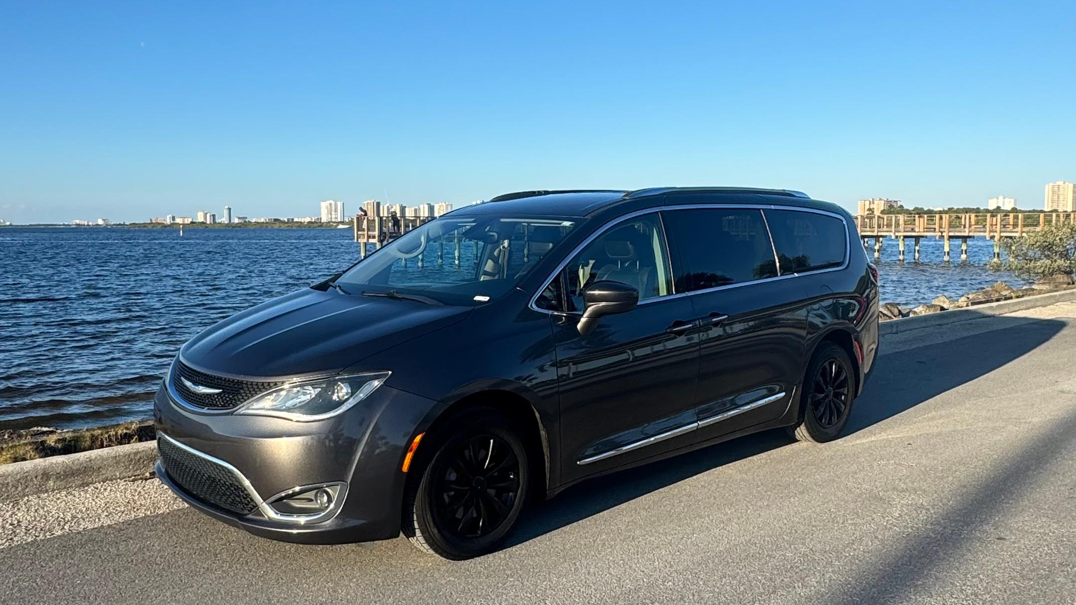 Chrysler Pacifica 2019 in Port Orange, FL
