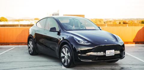 Tesla Model Y 2024