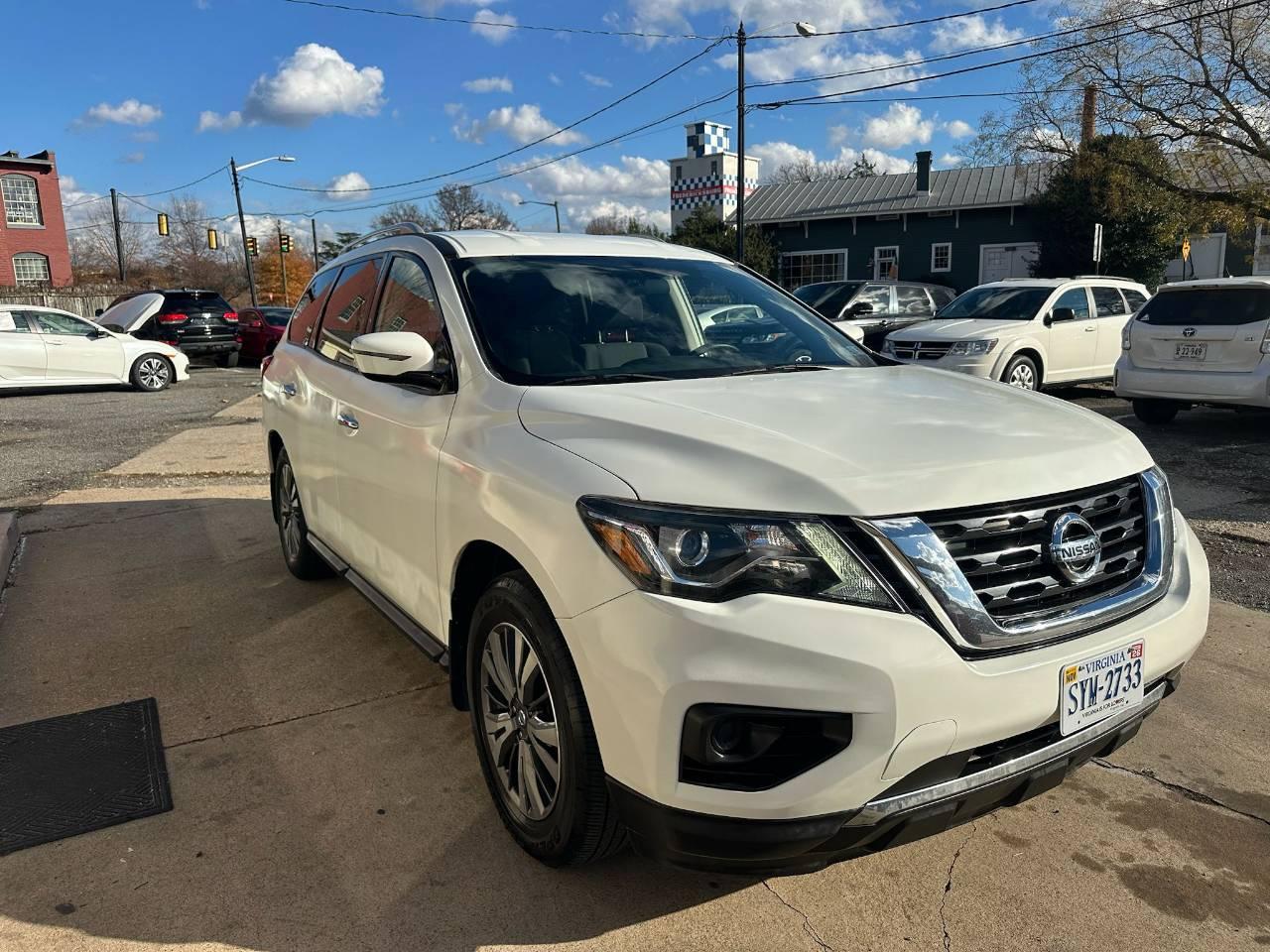 Nissan Pathfinder 2017 in Fredericksburg, VA