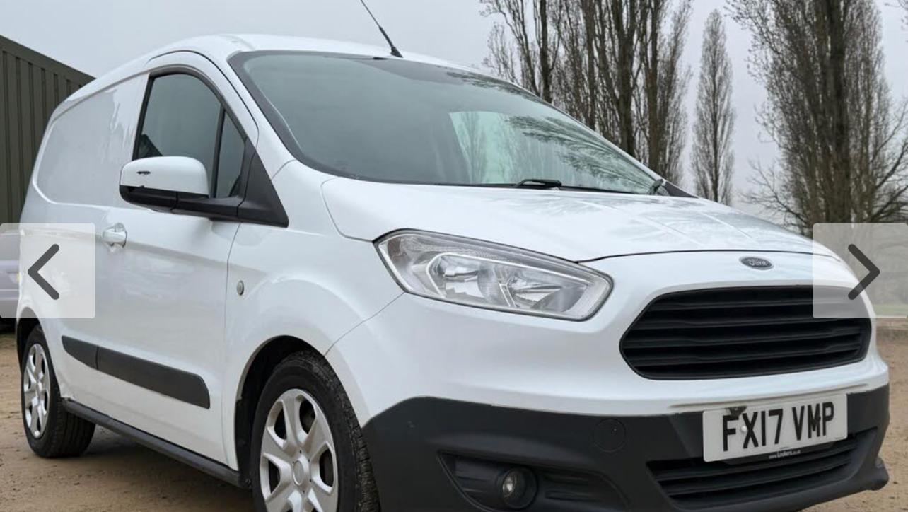 Ford Transit Courier Kombi 2017 in Great Holm