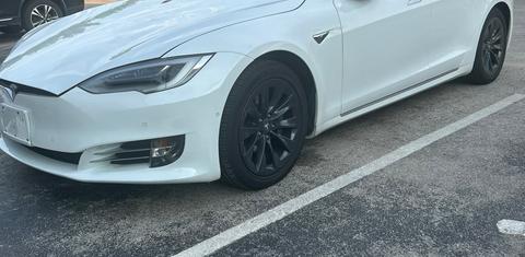 Tesla Model S 2021