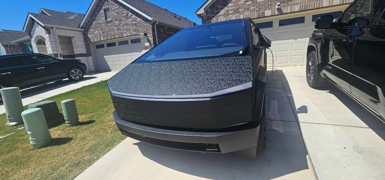 Tesla Cybertruck 2025 in Leander, TX