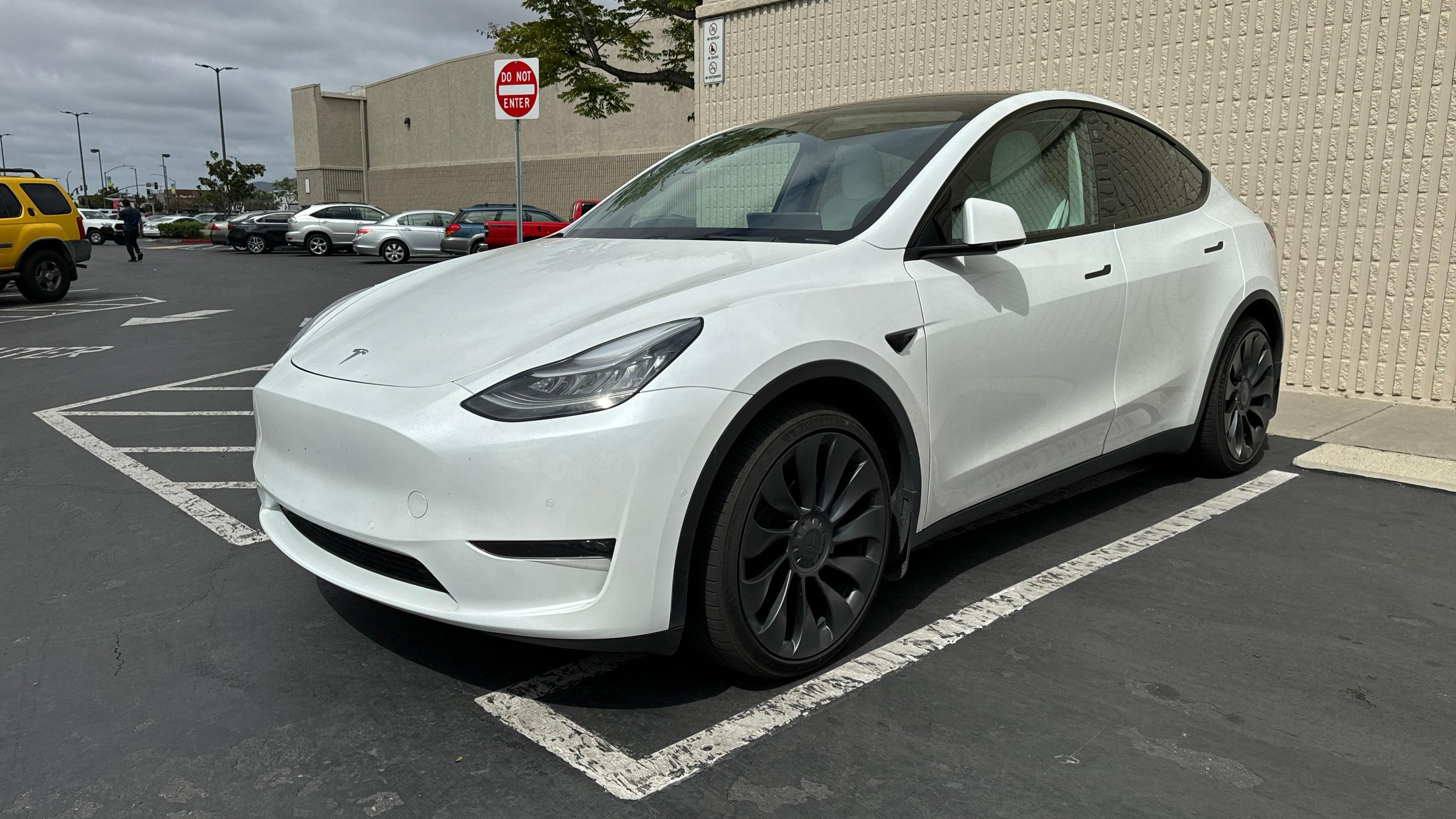 Tesla Model Y 2021 in San Diego, CA