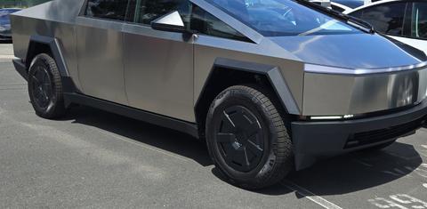 Tesla Cybertruck 2025
