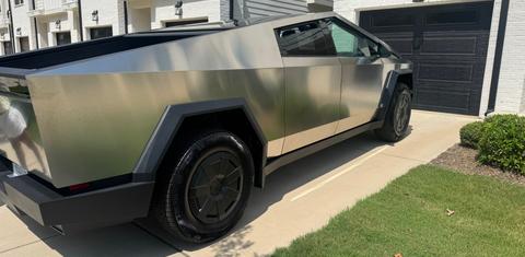 Tesla Cybertruck 2026
