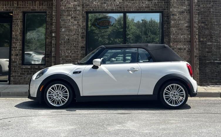 MINI Convertible 2024 in Honolulu, HI