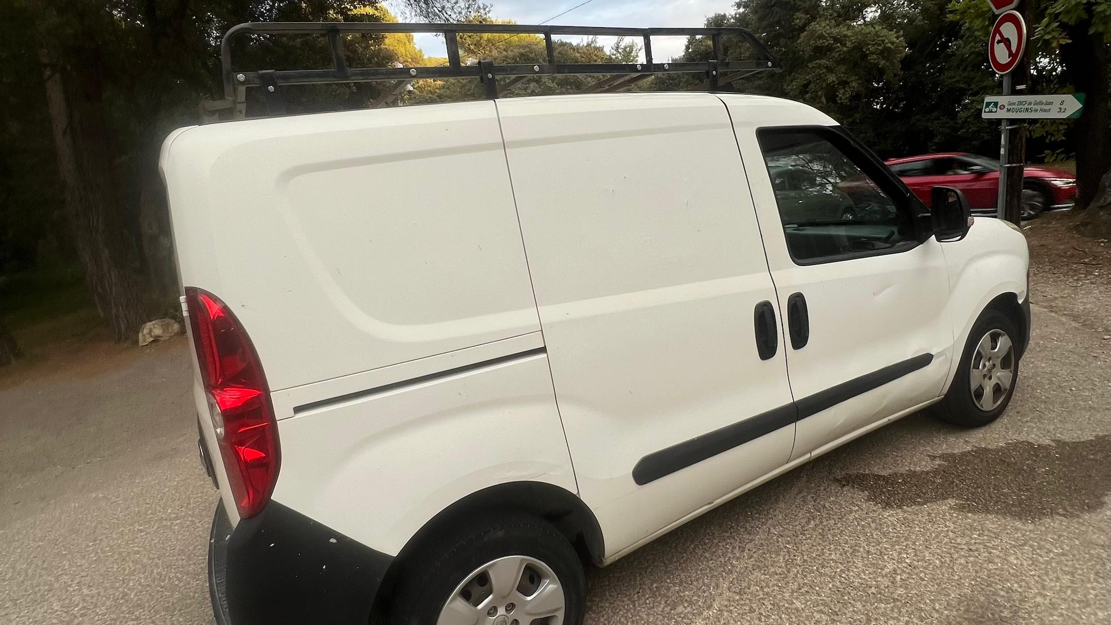 Opel COMBO 2015 à Cannes