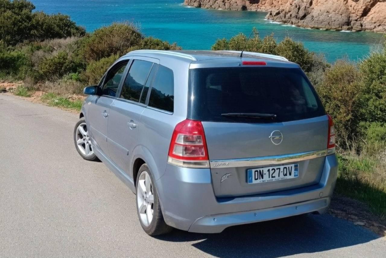 Opel ZAFIRA 2008 in Figari