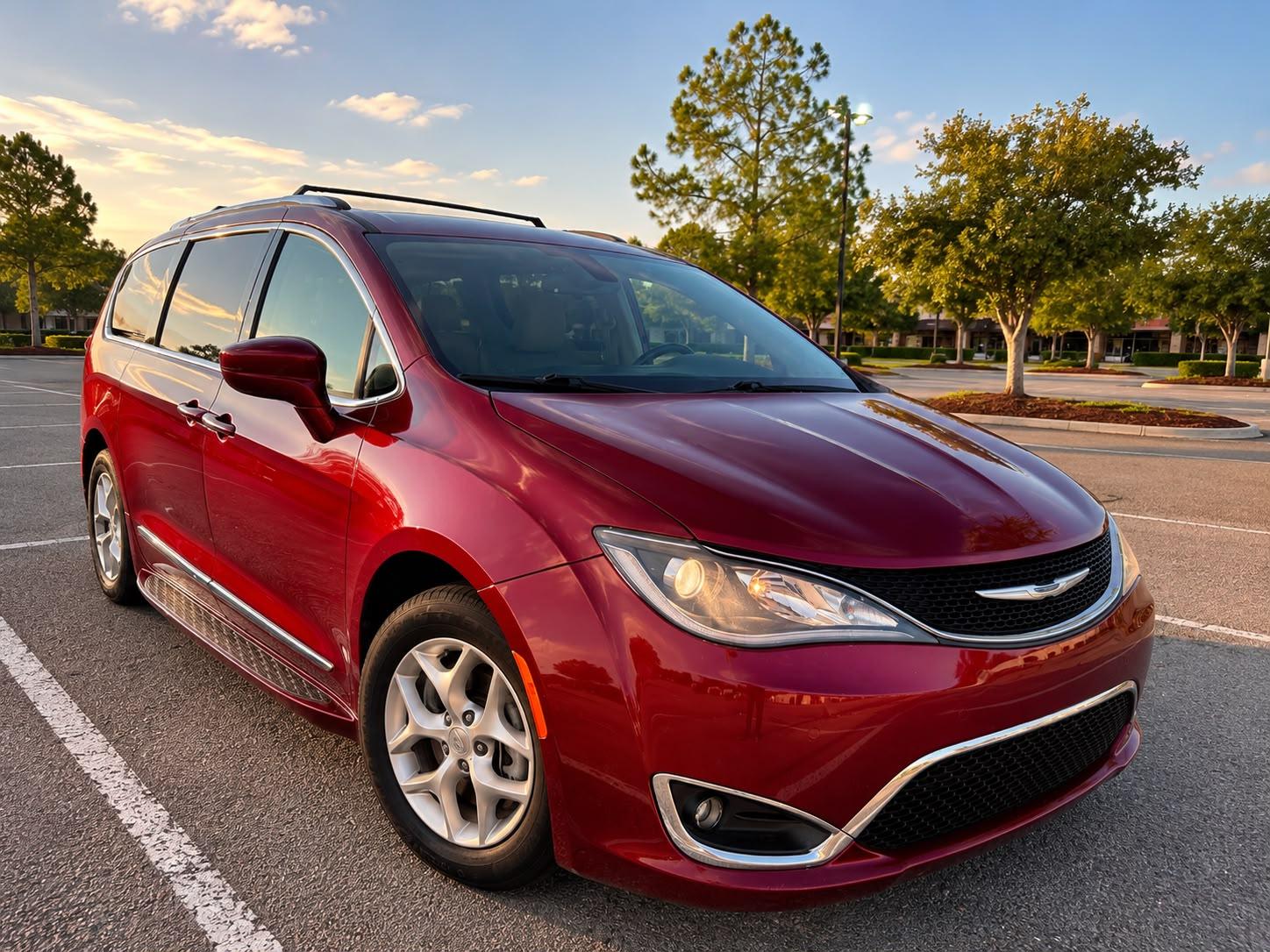 Chrysler Pacifica 2017 in Winter Garden, FL
