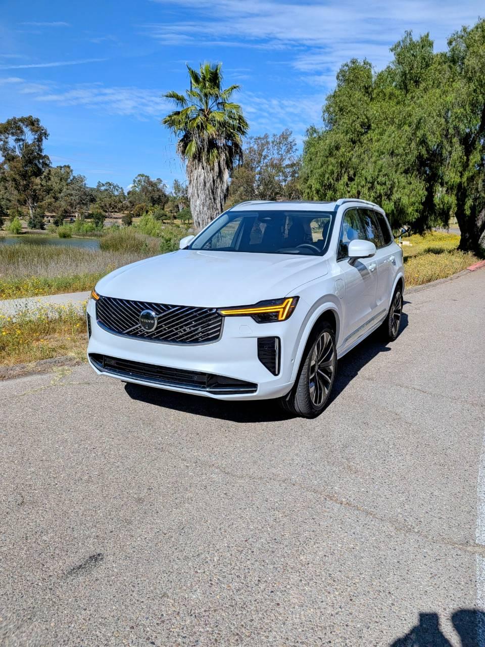 Volvo XC90 Plug-In Hybrid 2025 in San Diego, CA