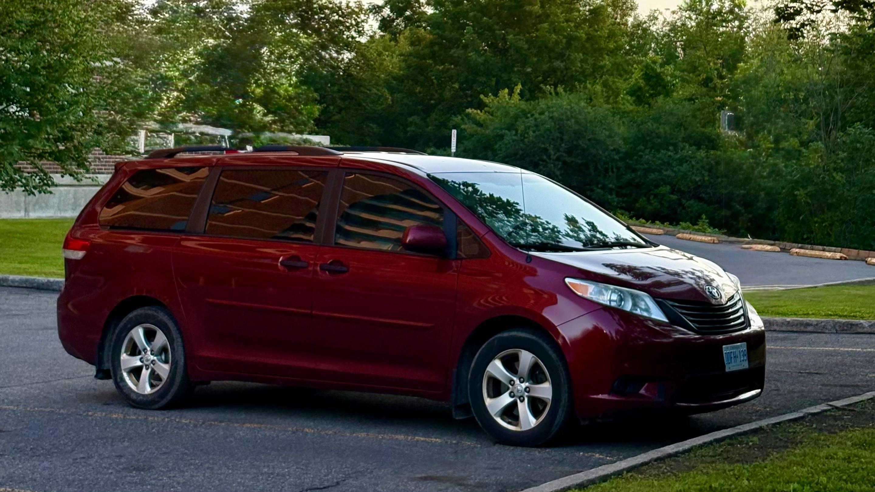 Toyota Sienna 2012 à Ottawa, ON