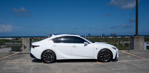 Lexus IS 2025