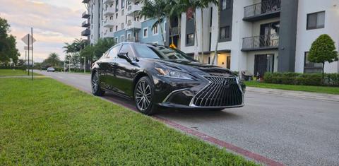 Lexus ES 2025