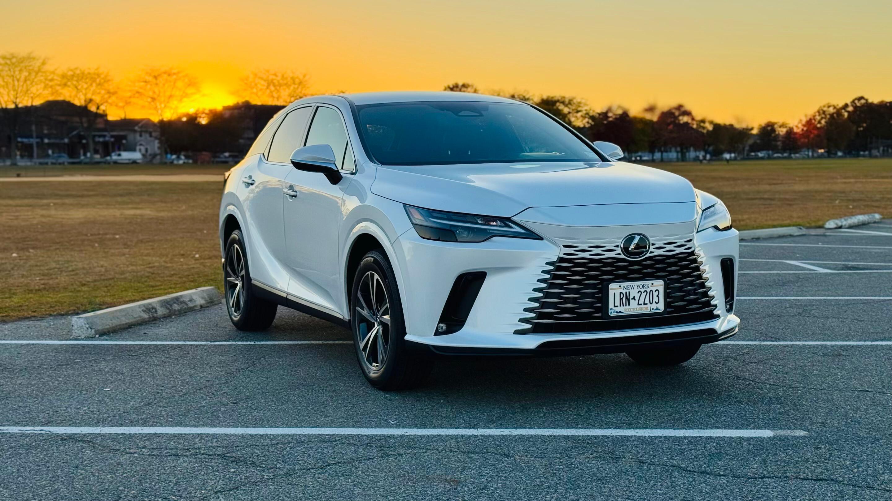 Lexus RX 2024 in Staten Island, NY