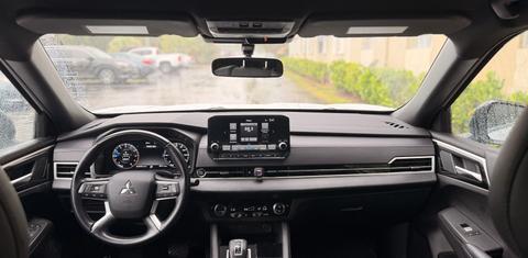 Mitsubishi Outlander 2024