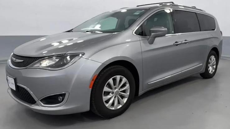 Chrysler Pacifica 2018 in Burlington, MA