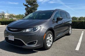 Chrysler Pacifica car