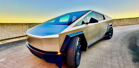 Tesla Cybertruck 2025