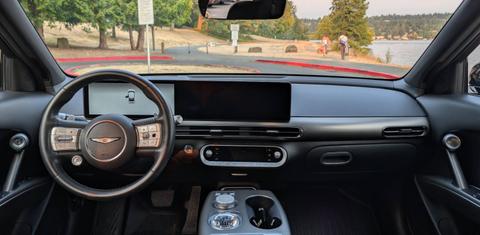 Genesis GV60 2024