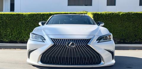 Lexus ES 2020